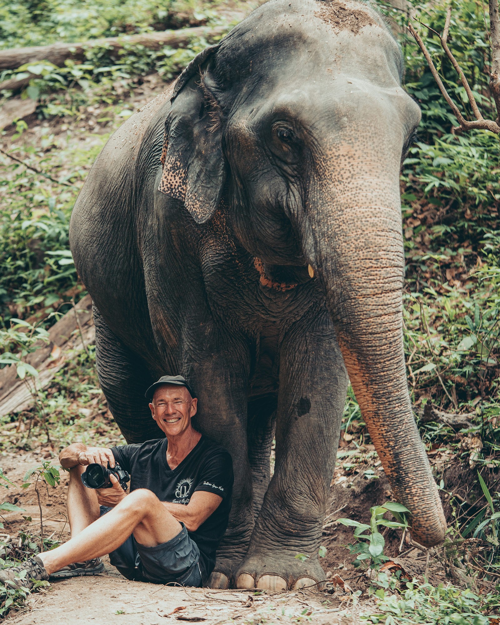 James de la Cloche - Chiang Mai elephant photographer